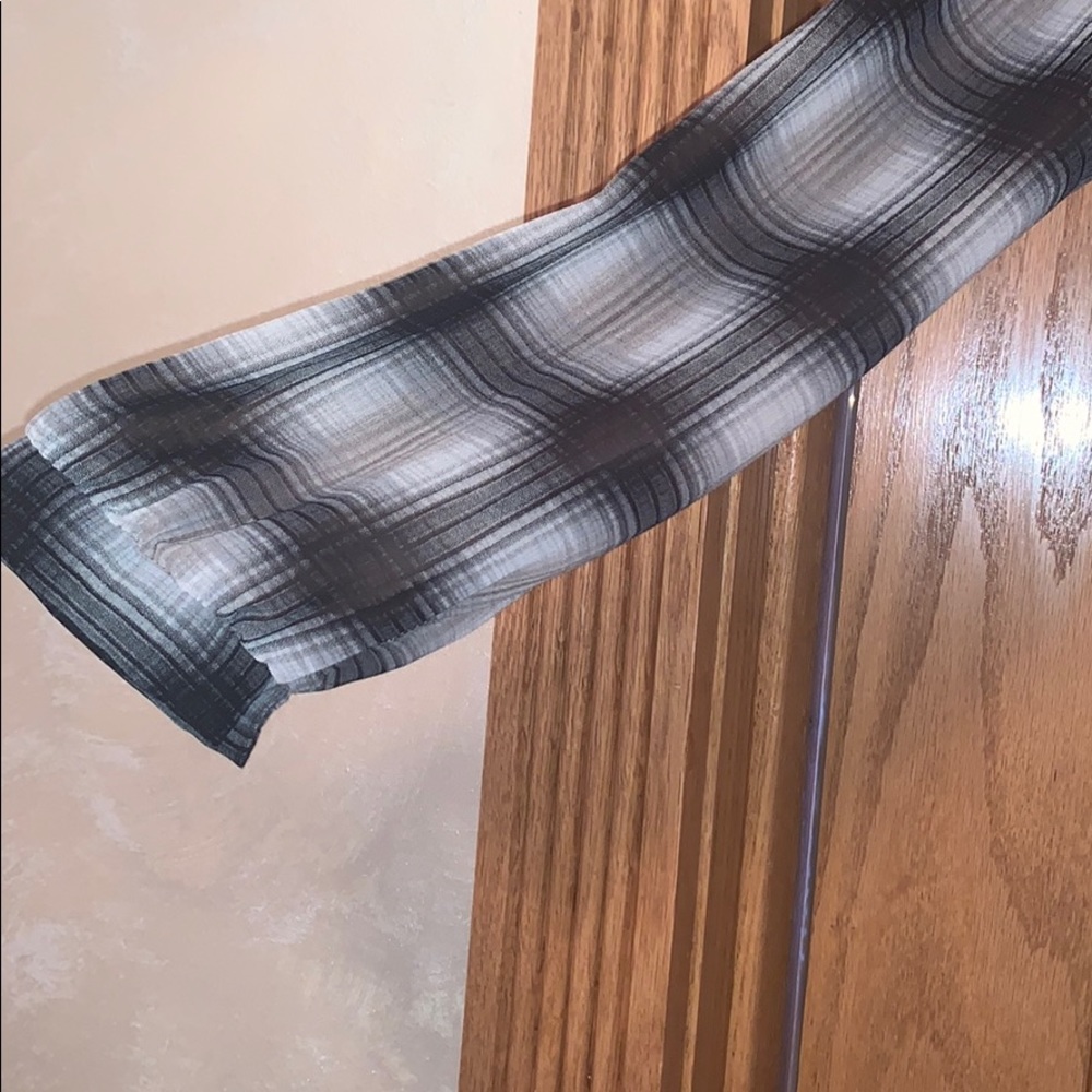 Gray plaid polyester long button  down shirt. - Picture 4 of 7